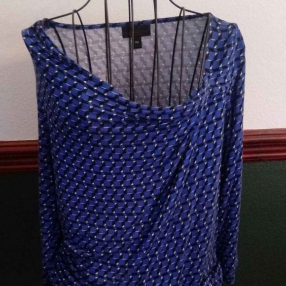Asymmetrical drape neckline -- PM - Picture 1 of 3